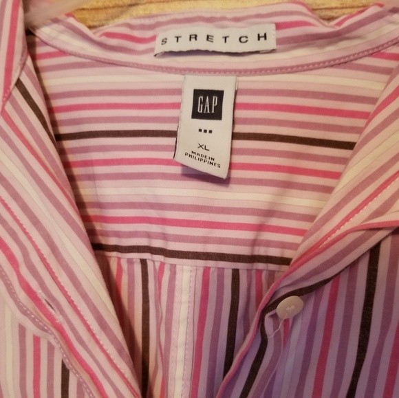 🚩Gap stripe button up top - Picture 3 of 4